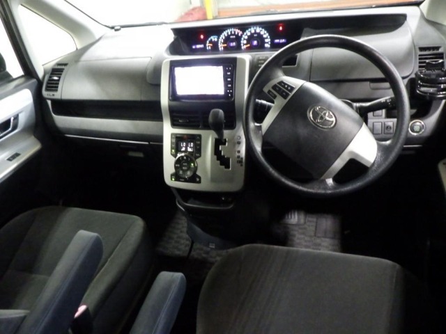 Toyota NOAH 2013 8483189-3