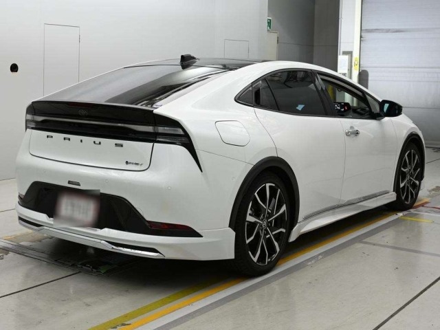 Toyota PRIUS PHV 2023 8481050-1