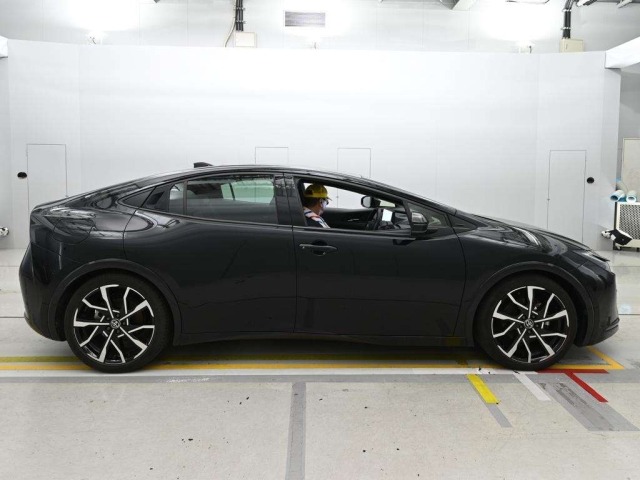 Toyota PRIUS PHV 2023 8481060-3