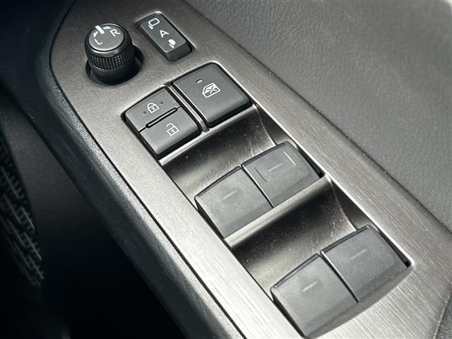Toyota PRIUS PHV 2019 8481313-4