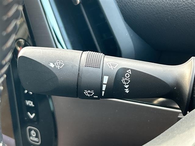 Toyota PRIUS PHV 2019 8481313-6