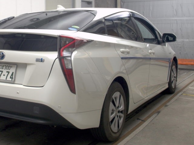 Toyota PRIUS 2017 8480468-5