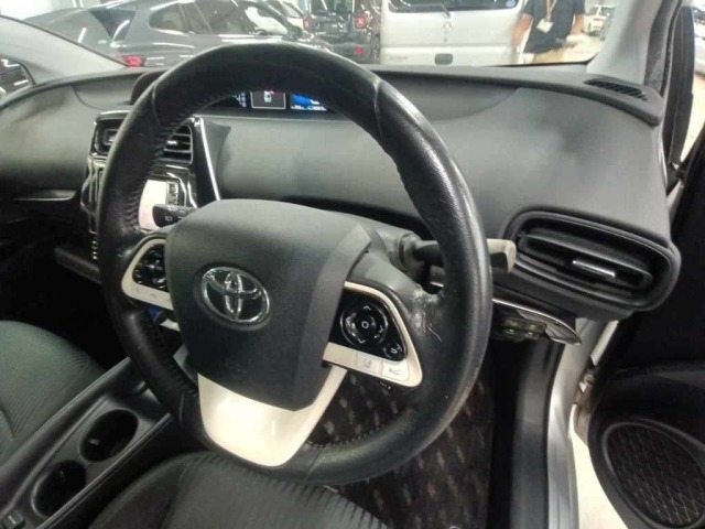 Toyota PRIUS 2016 8480486-9
