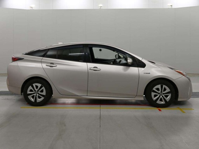 Toyota PRIUS 2016 8480494-3