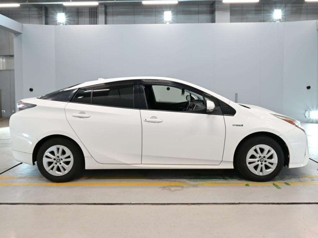 Toyota PRIUS 2016 8480496-3