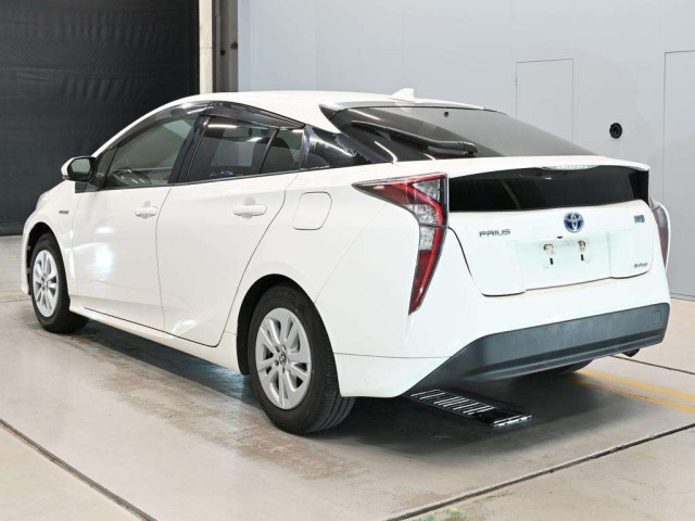 Toyota PRIUS 2016 8480496-6