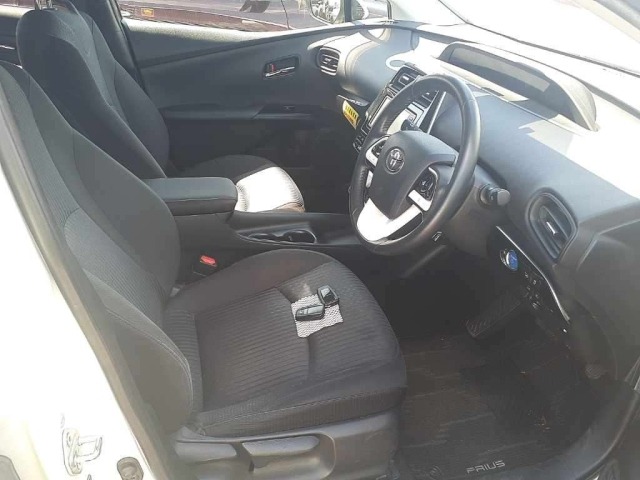Toyota PRIUS 2017 8480497-10