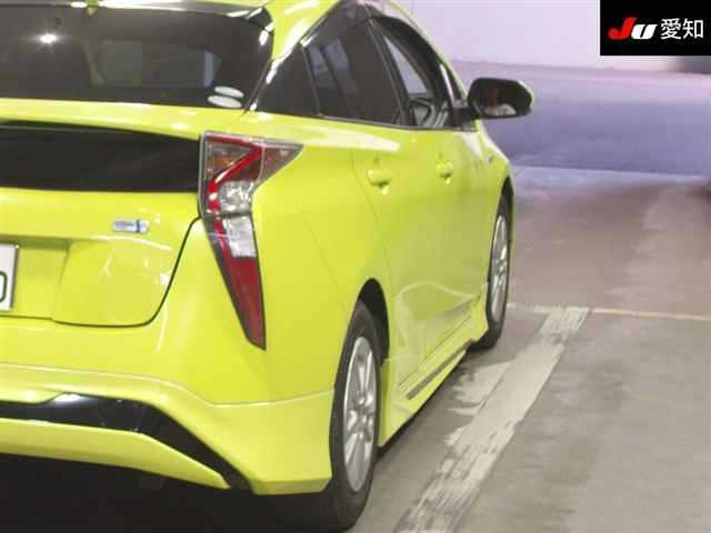 Toyota PRIUS 2017 8480512-8