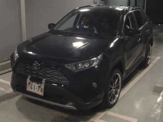 Toyota RAV4 2021 8480987-4