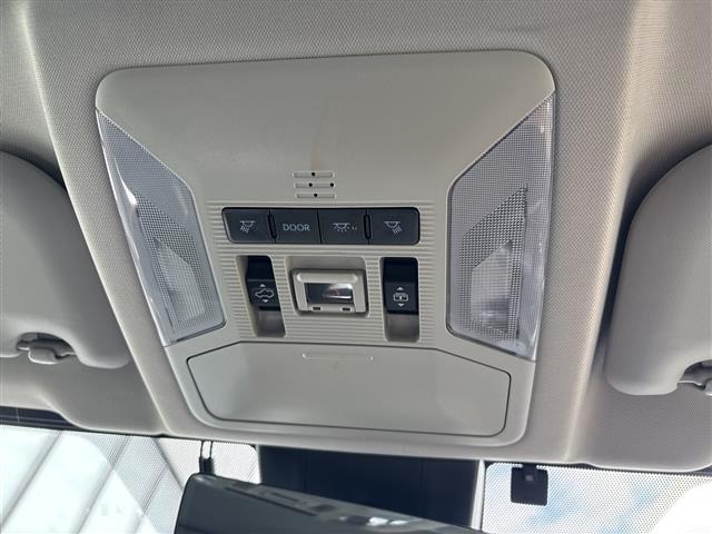 Toyota RAV4 2022 8482237-8