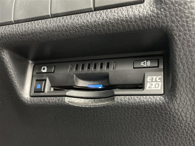 Toyota RAV4 2022 8482243-18
