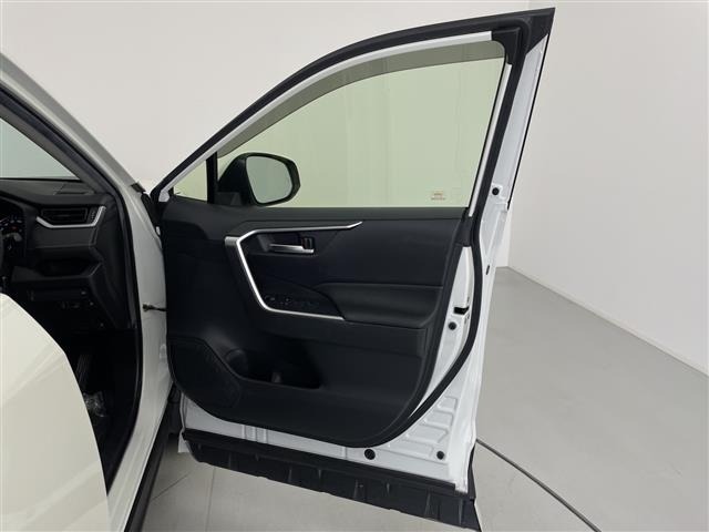 Toyota RAV4 2022 8482243-6