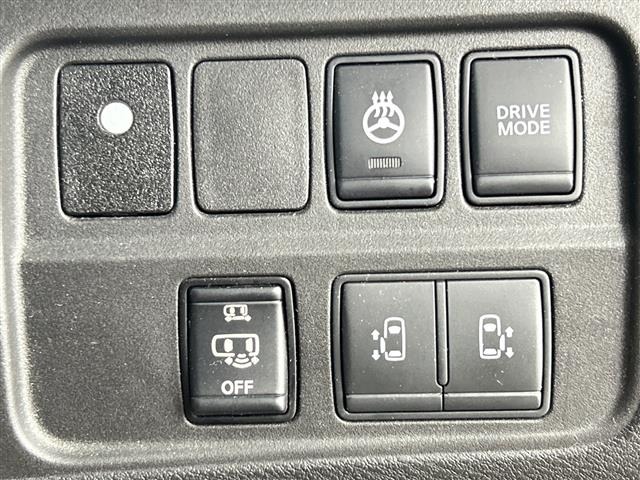 Nissan SERENA 2018 8484382-5
