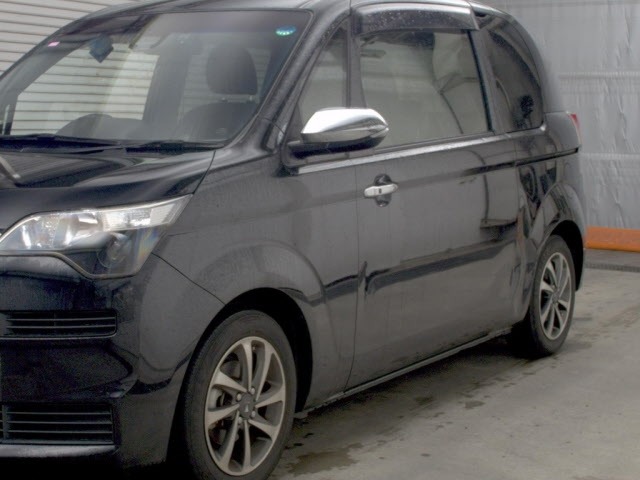 Toyota SPADE 2017 8481807-4