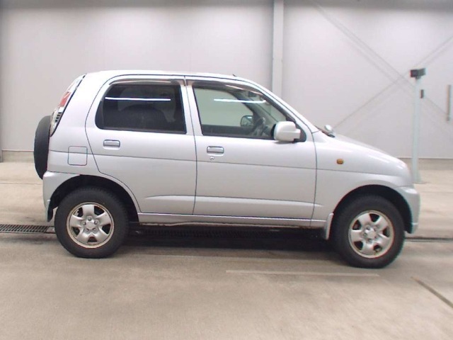 Daihatsu TERIOS KID 2011 8486172-3