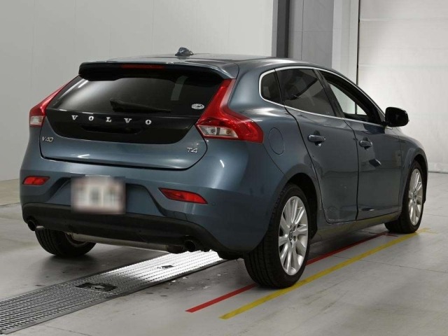 Volvo V40 2013 8490437-1