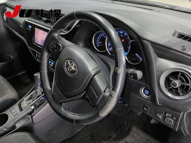 Toyota AURIS 2016 8499168-3