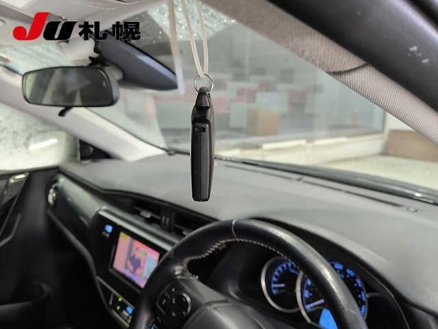 Toyota AURIS 2016 8499168-6