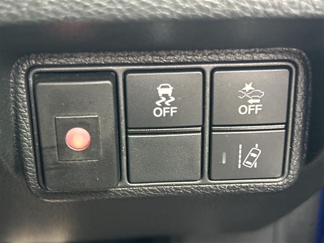 Honda CIVIC 2018 8510469-24