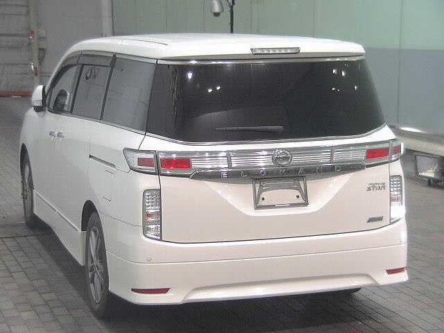 Nissan ELGRAND 2013 8506220-1