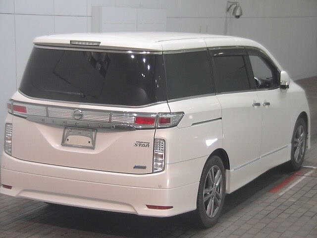 Nissan ELGRAND 2013 8506220-5