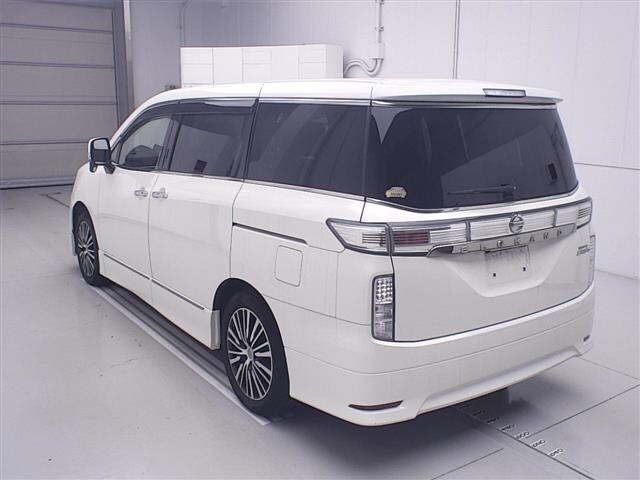 Nissan ELGRAND 2015 8506321-1