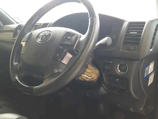 Toyota HIACE VAN 2022 8506436-9