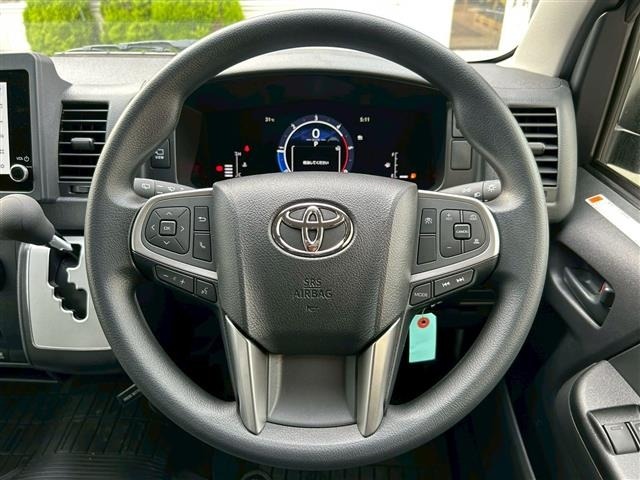 Toyota HIACE VAN 2026 8506576-3