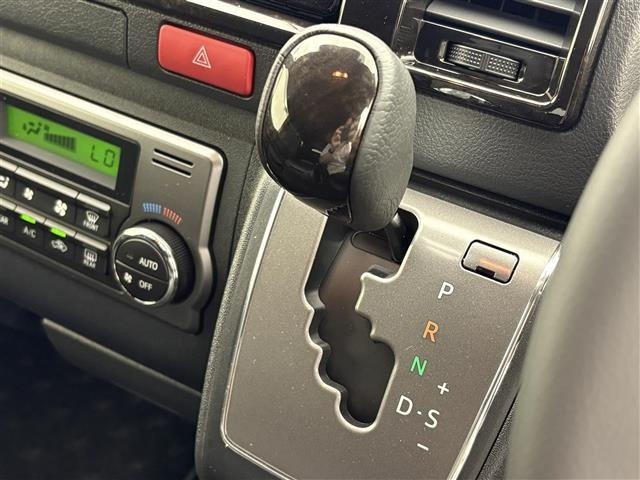 Toyota HIACE VAN 2026 8506583-7