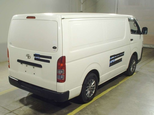 Toyota HIACE VAN 2021 8506602-1