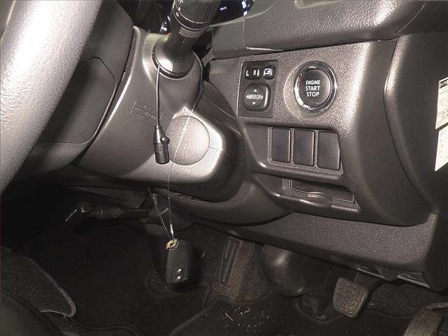 Toyota HIACE VAN 2017 8506850-8