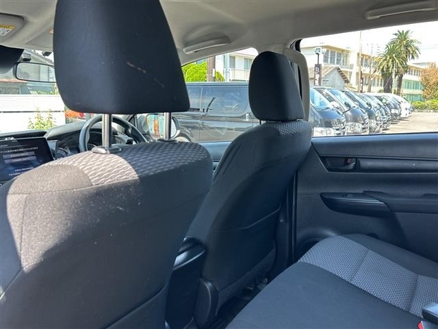 Toyota HILUX 2022 8498751-16