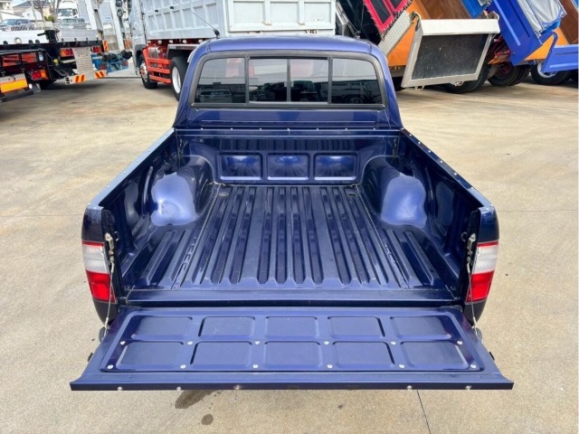 Toyota HILUX 2000 8498877-1