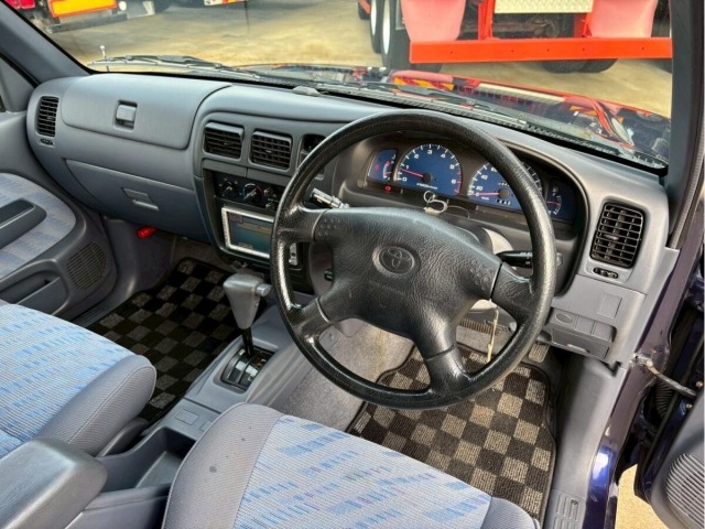 Toyota HILUX 2000 8498877-19