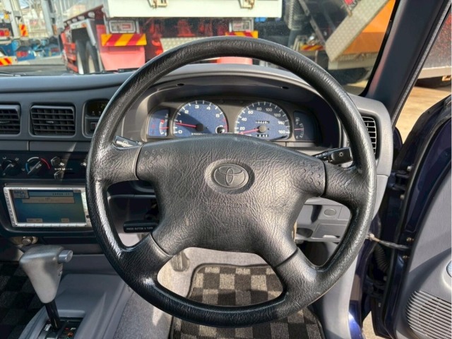 Toyota HILUX 2000 8498877-5