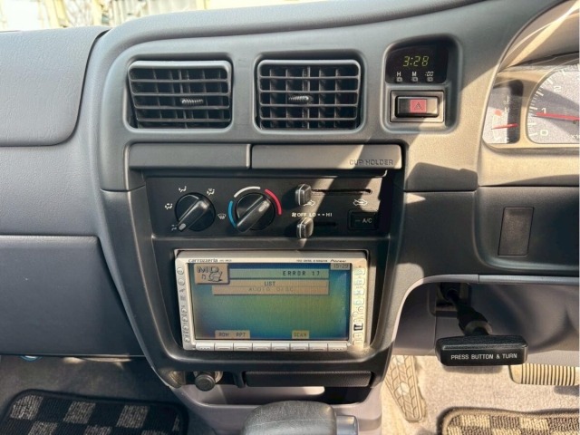 Toyota HILUX 2000 8498877-7
