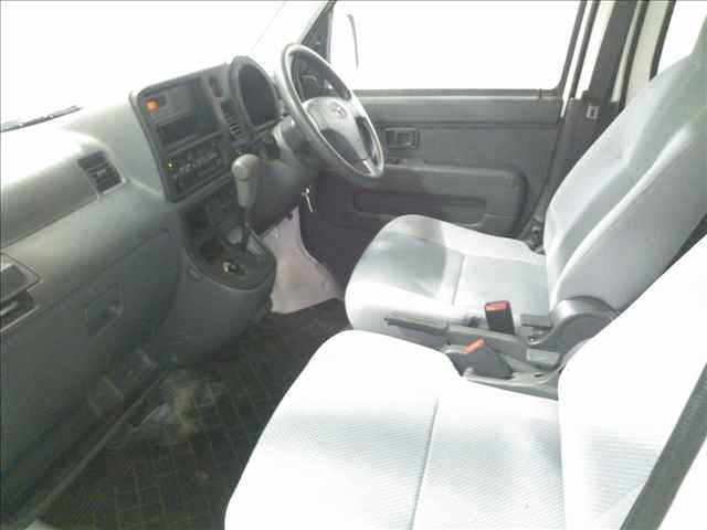 Toyota PIXIS VAN 2016 8494017-3