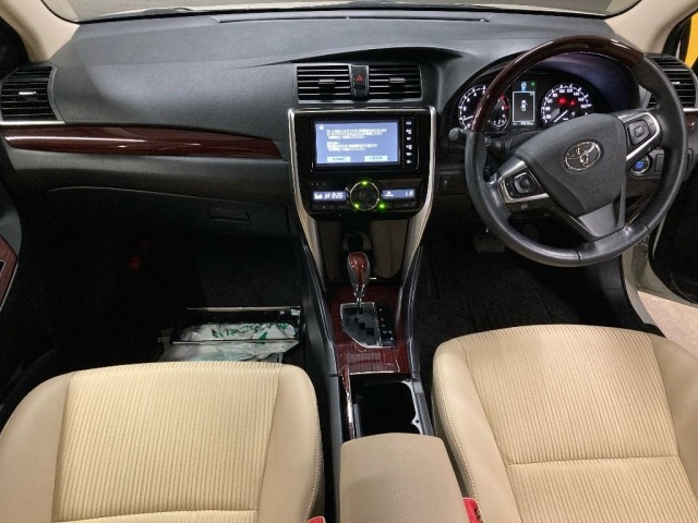 Toyota PREMIO 2019 8509888-3
