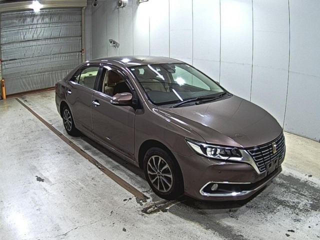 Toyota PREMIO 2018 8509892-0