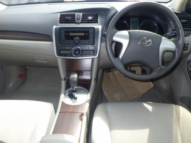 Toyota PREMIO 2012 8509893-3