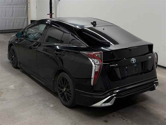 Toyota PRIUS 2017 8508110-1