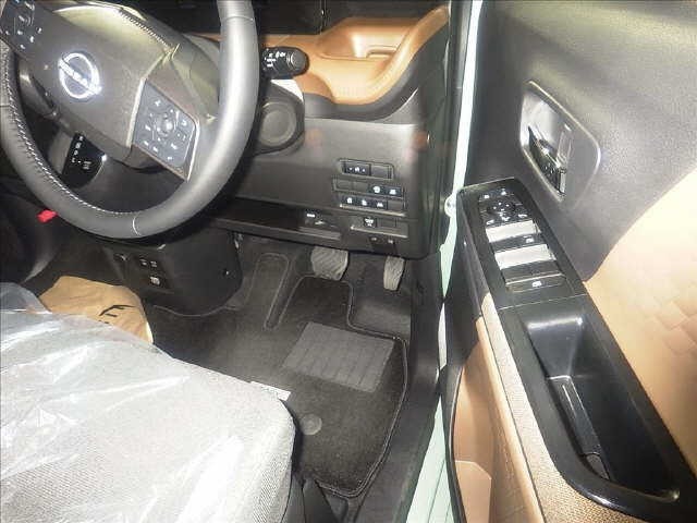 Nissan ROOX 2026 8503032-7