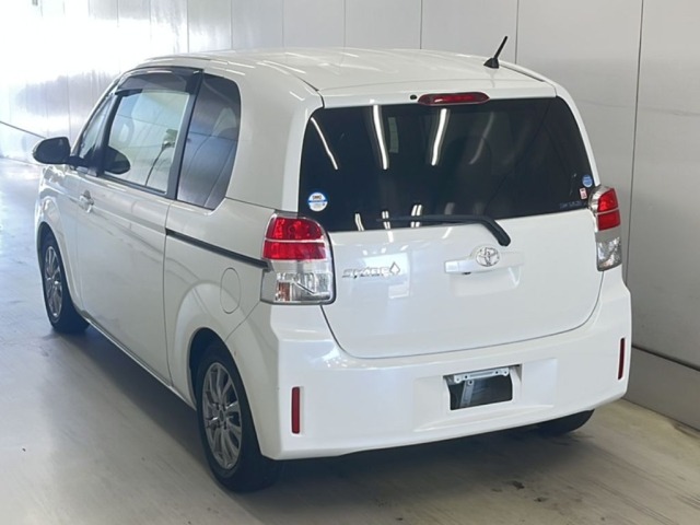 Toyota SPADE 2017 8510200-1
