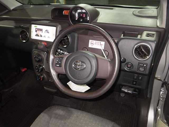 Toyota SPADE 2013 8510208-8