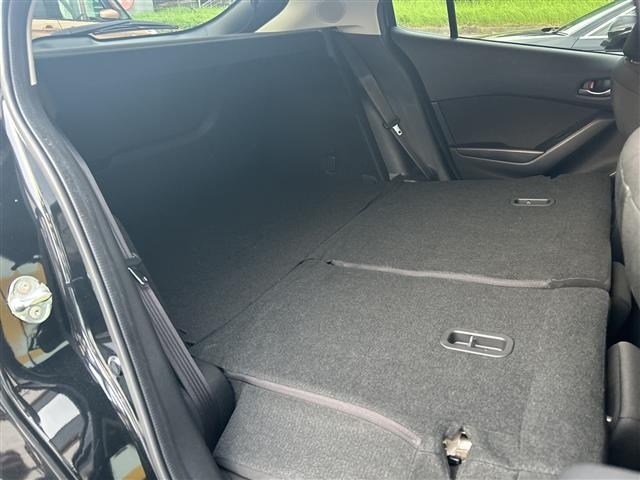 Mazda AXELA 2015 8511135-6