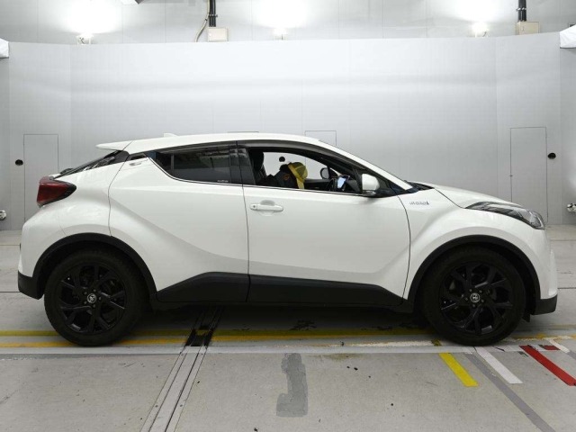 Toyota C-HR 2019 8511987-3