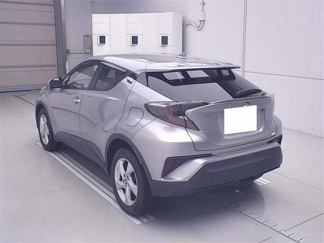Toyota C-HR 2018 8512165-1