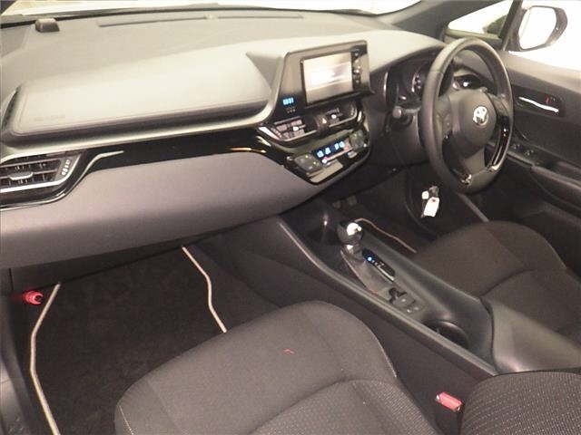 Toyota C-HR 2018 8512165-4