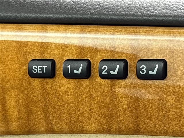 Toyota CROWN MAJESTA 2007 8515683-10