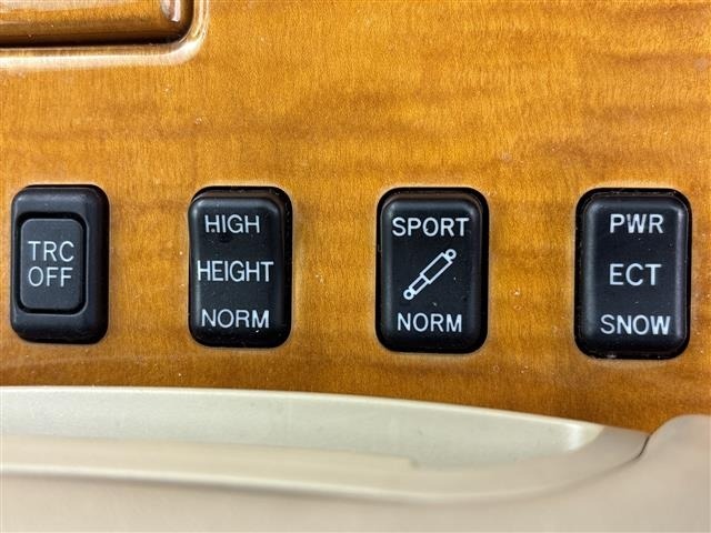 Toyota CROWN MAJESTA 2007 8515683-11